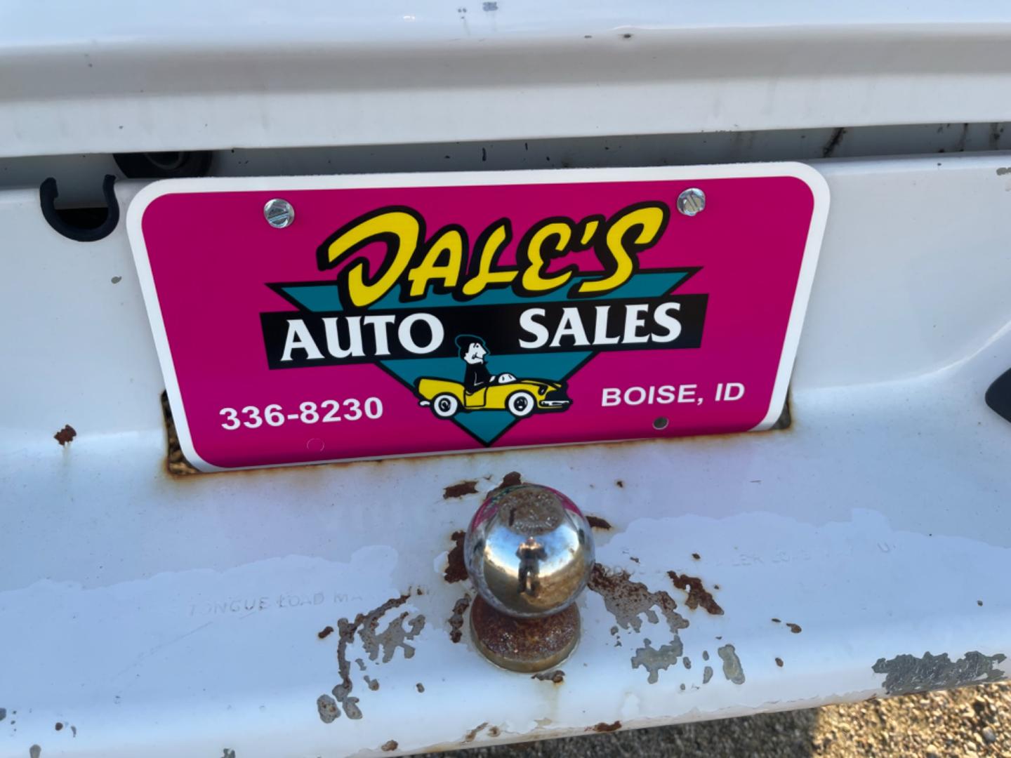 1997 Alpine White /Grey Chevrolet S10 Pickup LS (1GCCS1444VK) with an 2.2 4 cyl engine, 5spd Manual transmission, located at 813 E Fairview Ave, Meridian , ID, 83642, (208) 336-8230, 43.618851, -116.384010 - Photo#1